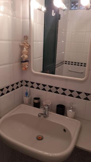 カモーリA Casa Di Silviaアパートメント エクステリア 写真
